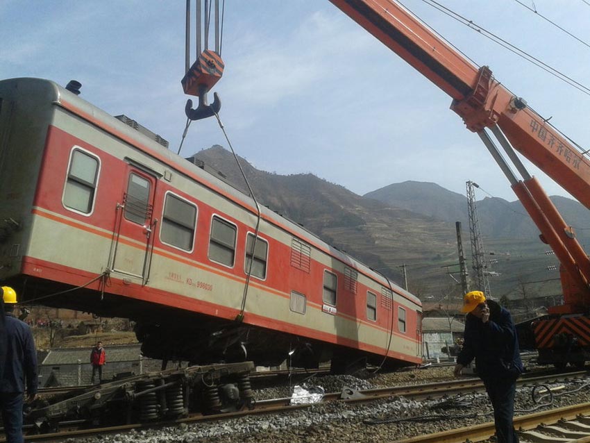 编织袋的变废为宝设计:把土味的工具加工成潮水 重新融入生活|hth华体登录入口(图3) hth华体登录入口