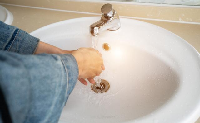 编织袋的变废为宝设计:把土味的工具加工成潮水 重新融入生活|hth华体登录入口(图2) hth华体会